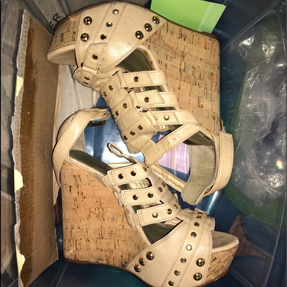 Nude wedges